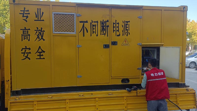 凉州柴油发电机组和UPS电源配合使用时，如何避免切换过程中的电力中断？